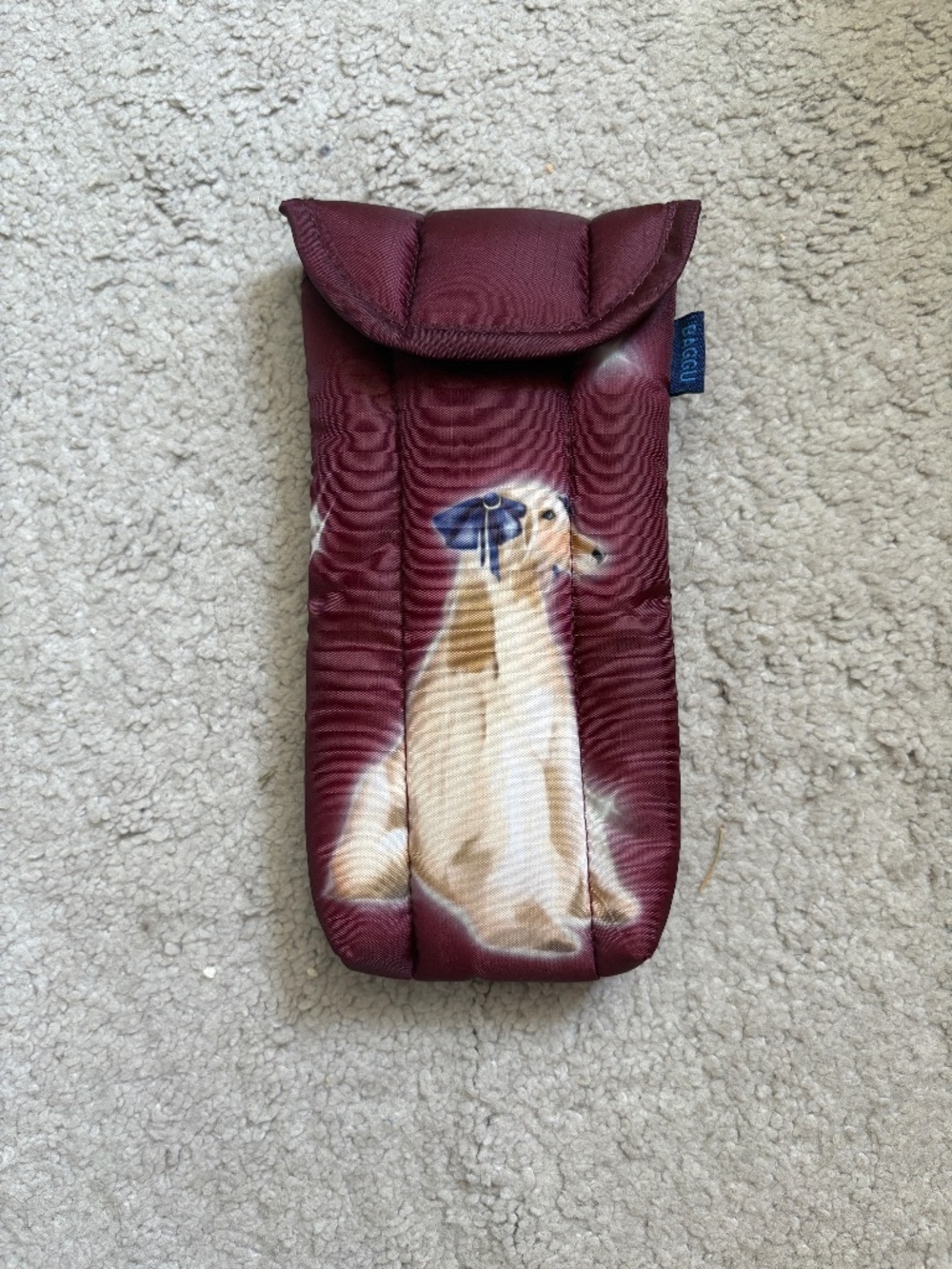 RARE BAGGU DOG EYEGLASS SLEEVE